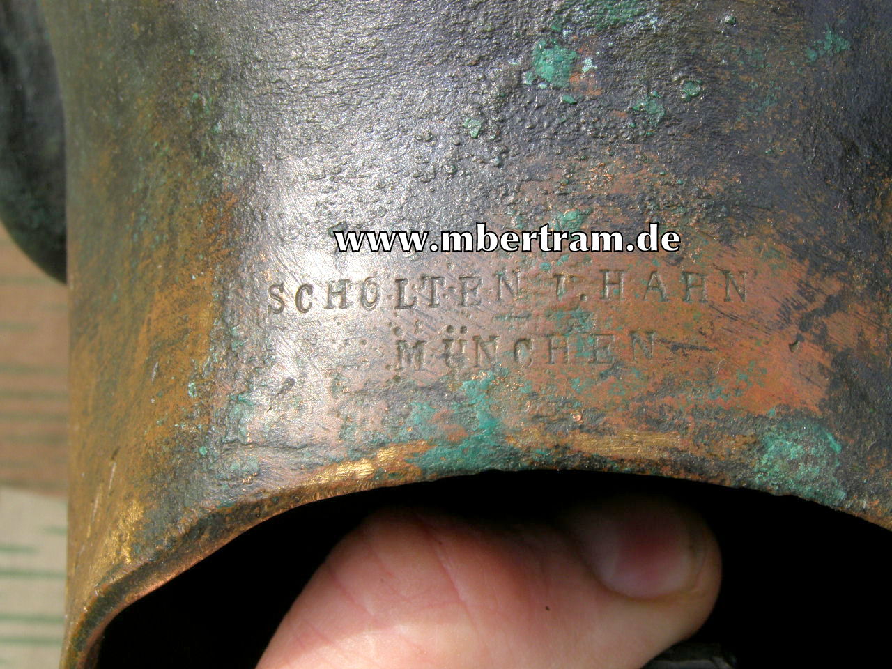 Adolf Hitler - große Bronzebüste, fast 1:1, signiert "Th. Linz"