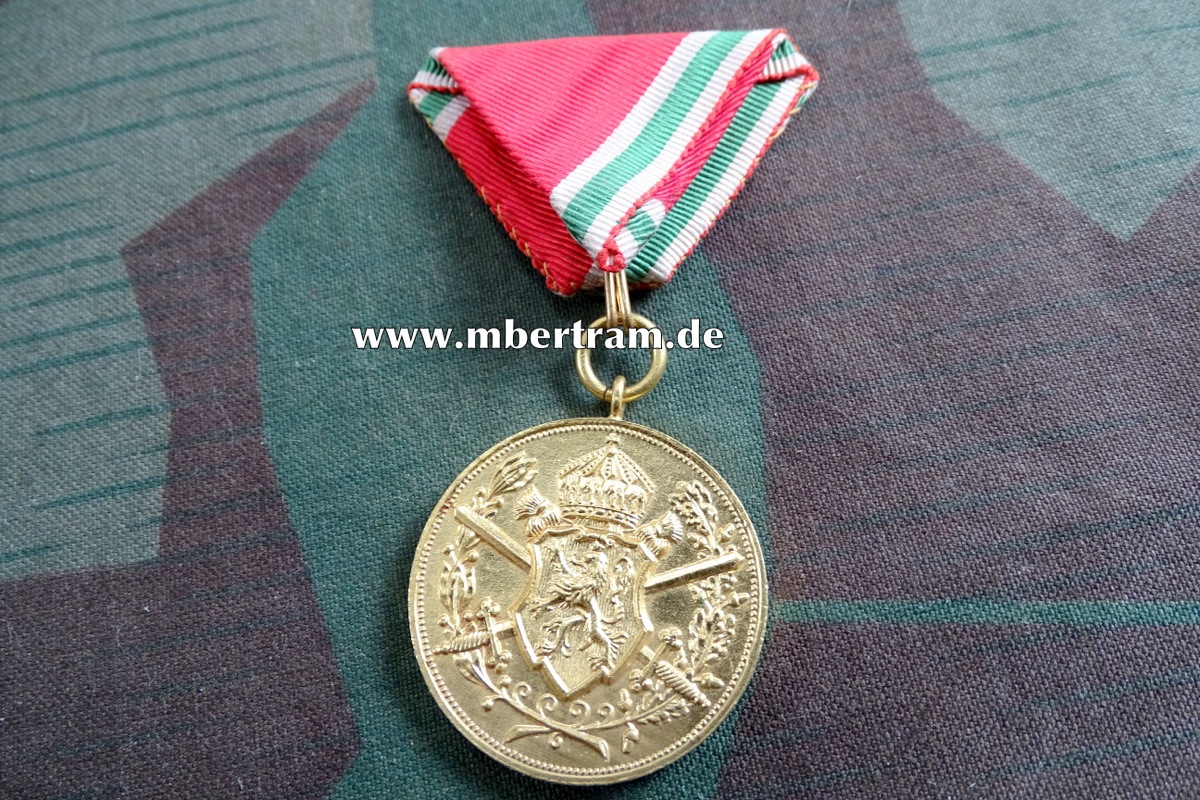 Österreich-Bulgarische Kriegsdenkmünze 1915-1918, Bronze, vergoldet m. Band