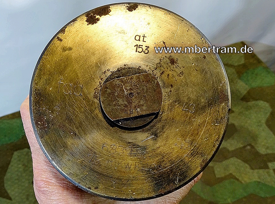 10382-11 Wehrmacht Deko Sturmgeschütz Panzer Granate 7,5cm KWK 40 mit Hülse, Bodenzünder und Zündschraube