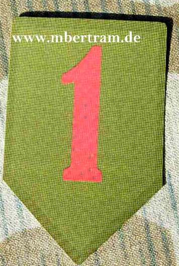 Replik : 1x 1st INFANTRY DIV. - BIG RED 1,.US ARMY HELMEMBLEM