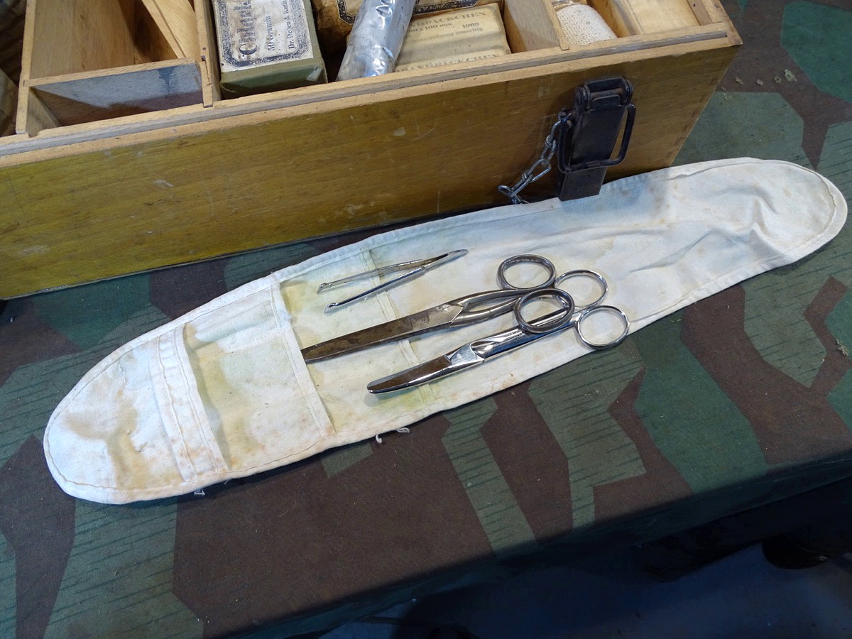 Duka Verbandkasten für Luftschutz, komplett befüllt. 