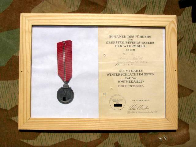 Medaille Winterschlacht im Osten 1941/42, u. Urkunde