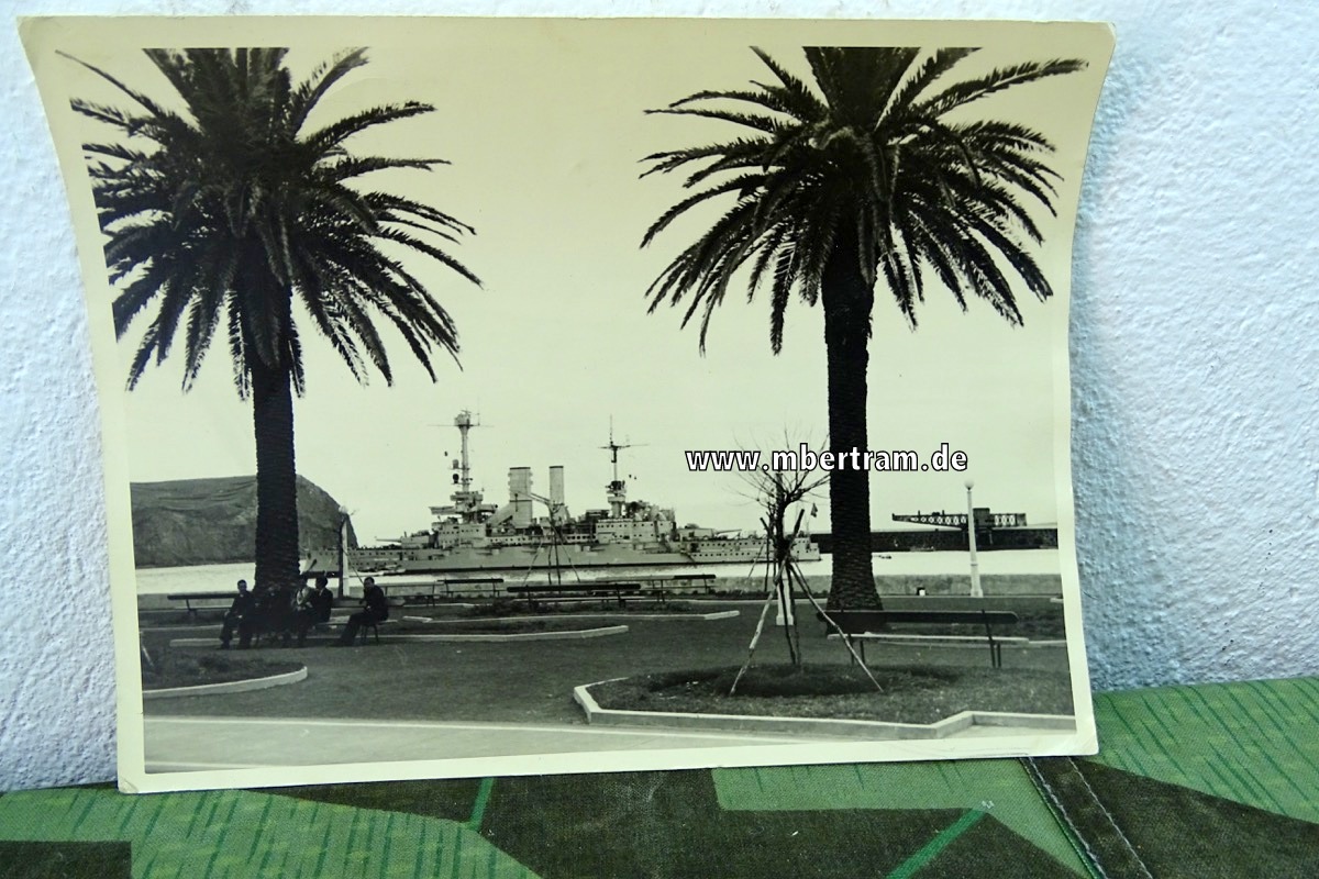 Großes Foto des Linienschiffs Schlesien auf den Azoren ca. 18x23,5cm 1938