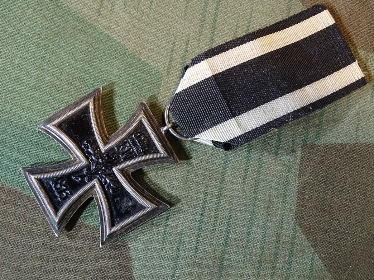 Eisernes Kreuz 2. Klasse 1914, Hst.: M für B.H.Mayer Pforzheim. Seltener Hersteller!