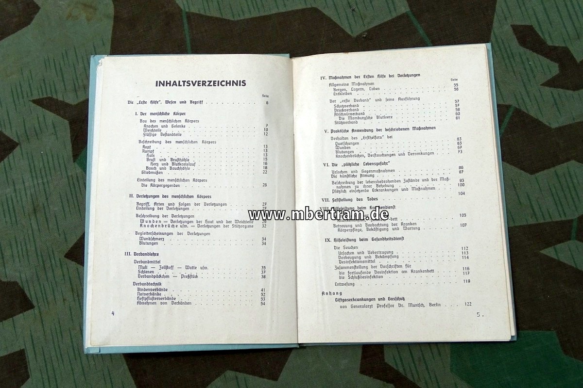 Amtliches Unterrichtsbuch über Erste Hilfe, 1942, 17 Aufla.147 S. Sehr gut erhalten