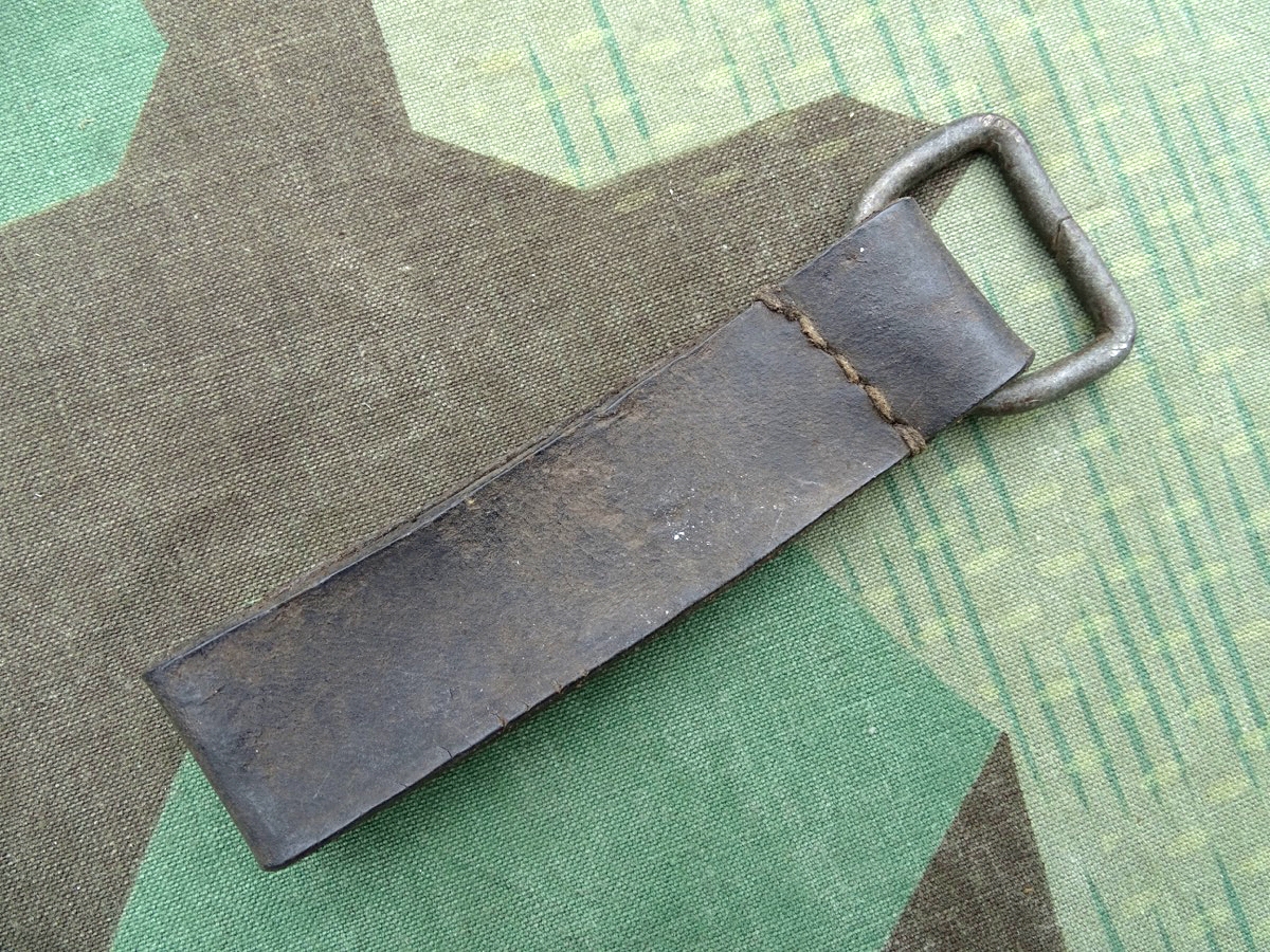 Koppelschlaufe Wehrmacht oder Waffen SS Hersteller, 1941 Koppelschlaufe Wehrmacht oder Waffen SS Hersteller, 1941