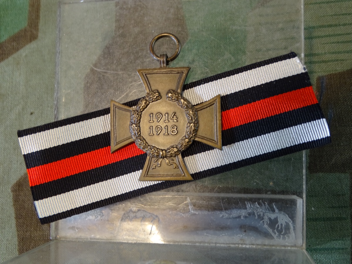 Ehrenkreuz für Kriegsteilnehmer 1914/ 1918  Hersteller C.P. 