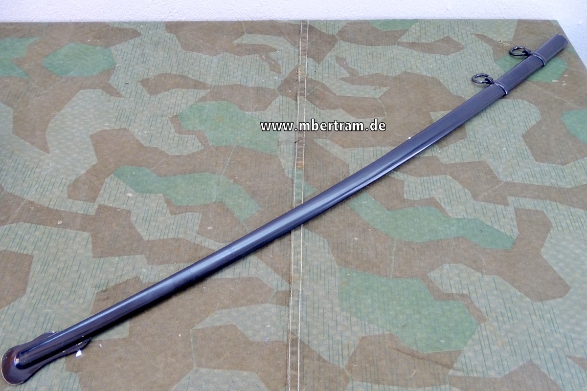 Säbelscheide mit 2 Ringen. Länge ca. 84 cm.