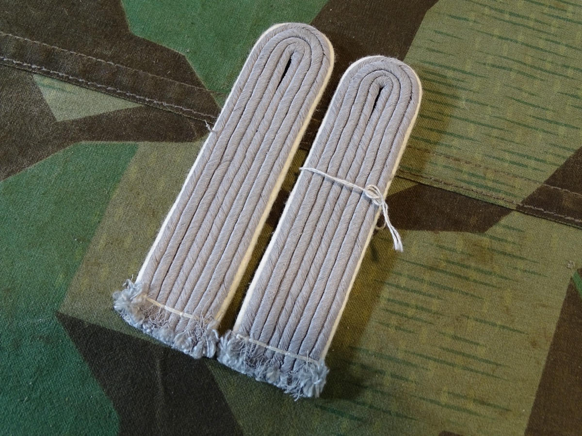 Paar Schulterklappen Leutnant Infanterie zum Einnähen