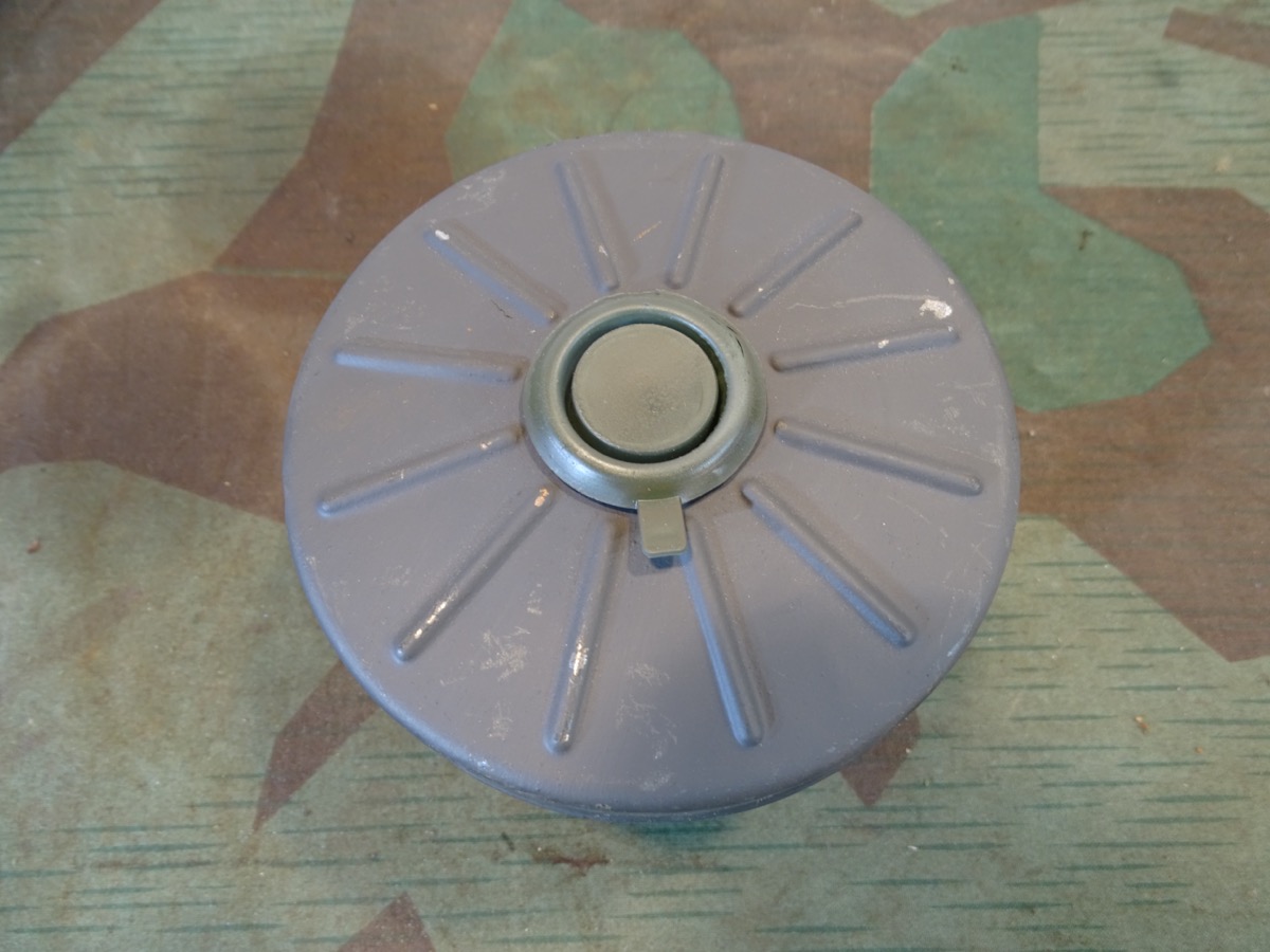 Früher Bundeswehr Üb - Gasmasken Filter aus Wehrmachtsfertigung  gnh FE 41