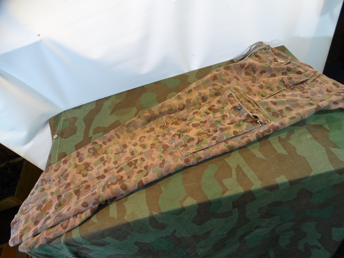 Österreich frühe Tarnhose M 57 nach 1945, Länge ca. 107 cm. Bundbreite ca. 51 cm