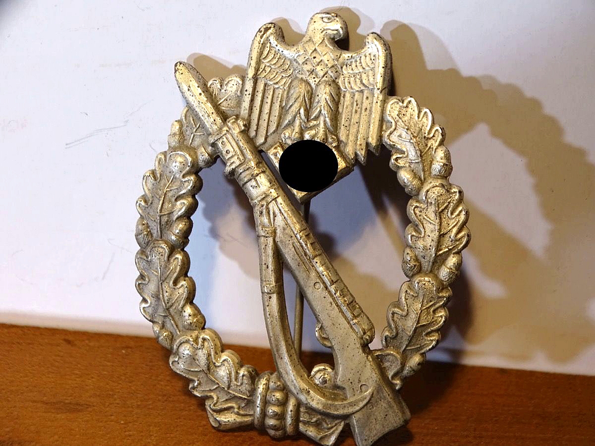 Infanterie Sturmabzeichen in silber, Feinzink, versilbert. Hst. Marke JFS
