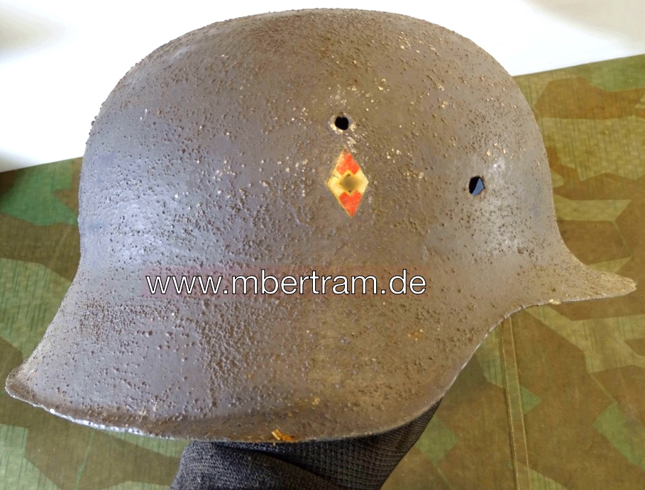Wehrmachts Stahlhelm Glocke M 42 mit HJ Flakhelfer Abzeichen Restauriert