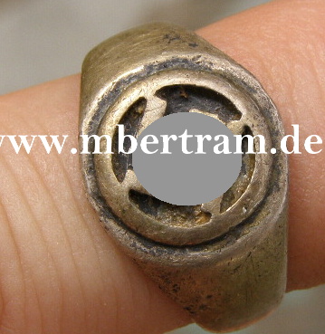 Patriotischer Fingerring mit HK, 800er Silberstempel