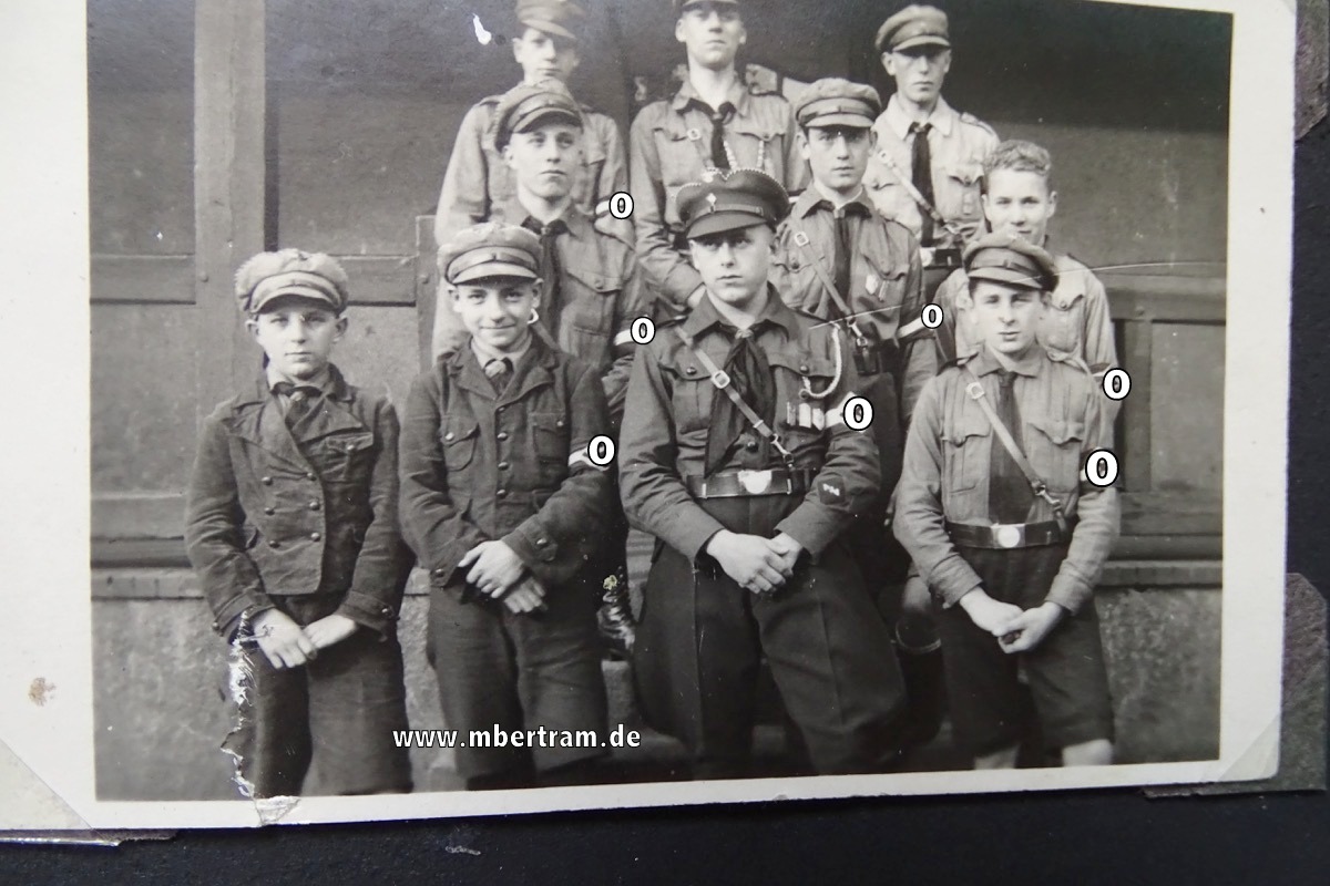18408-11 Fotoalbum eines Angehörigen der SS Division "Germania"