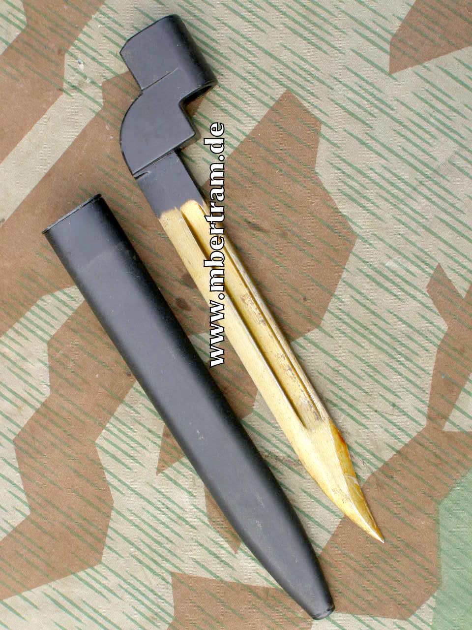 Britisches Navy Bajonett Nr. 9 MK I, mit Scheide