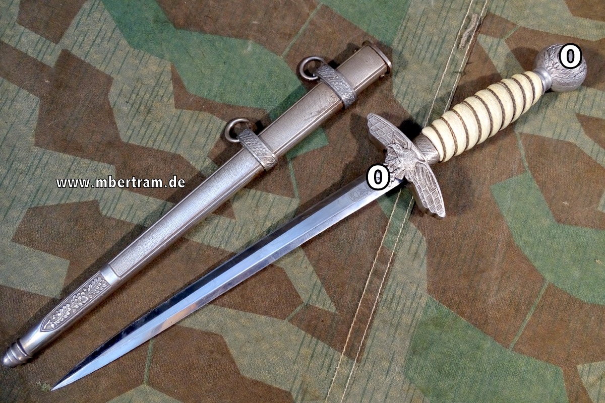 Luftwaffen Offiziersdolch, weißer Griff,  " Artur Schüttelhöfer Solingen Wald"