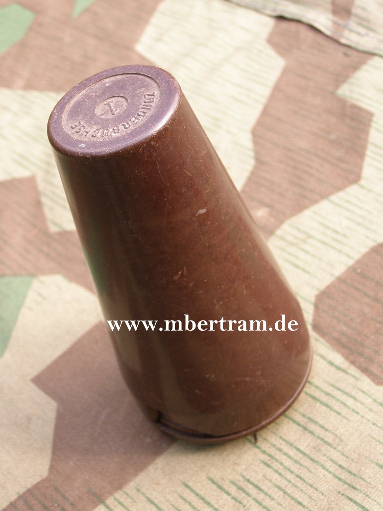 5823-1 Bakelitzünderdose f. S 30 Zünder f. 8,8 Granaten, Fehlstelle
