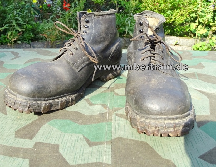 Wehrmacht Gebirgsjäger Bergschuhe, genagelt, Gr.ca. 46/47, Stoffbund, RB Nr.