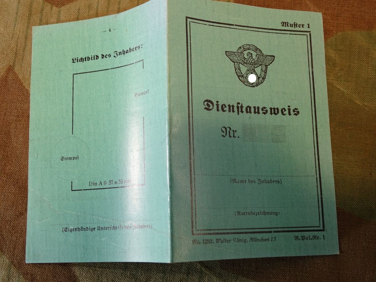 Grüner Blanko Dienstausweis für Gendarmerie- und Schutzpolizeibeamte 3 Reich, Selten 
