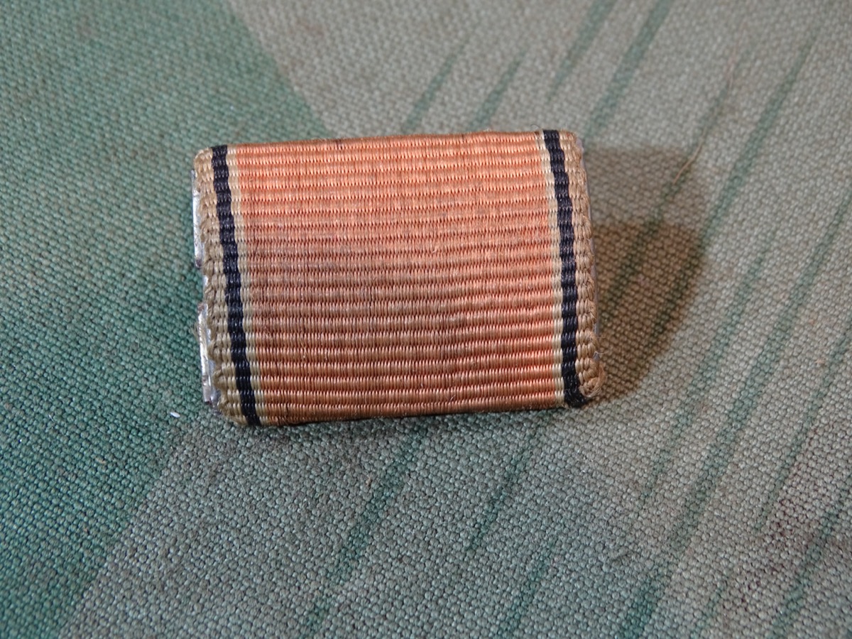 1er Bandspange Medaille zur Erinnerung an den 13. März 1938, getragen