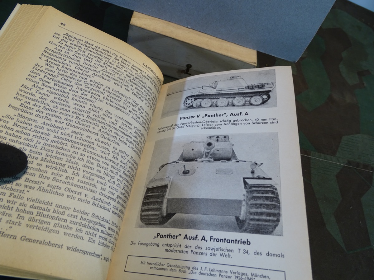 Gebundenes Buch mit Landser Sonderbänden und Ritterkreuzträger Bänden Gebundenes Buch mit Landser Sonderbänden und Ritterkreuzträger Bänden