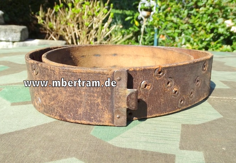 Koppelriemen für Koppelschlösser von  HJ, DAF,  SA etc. viele Nietlöcher.