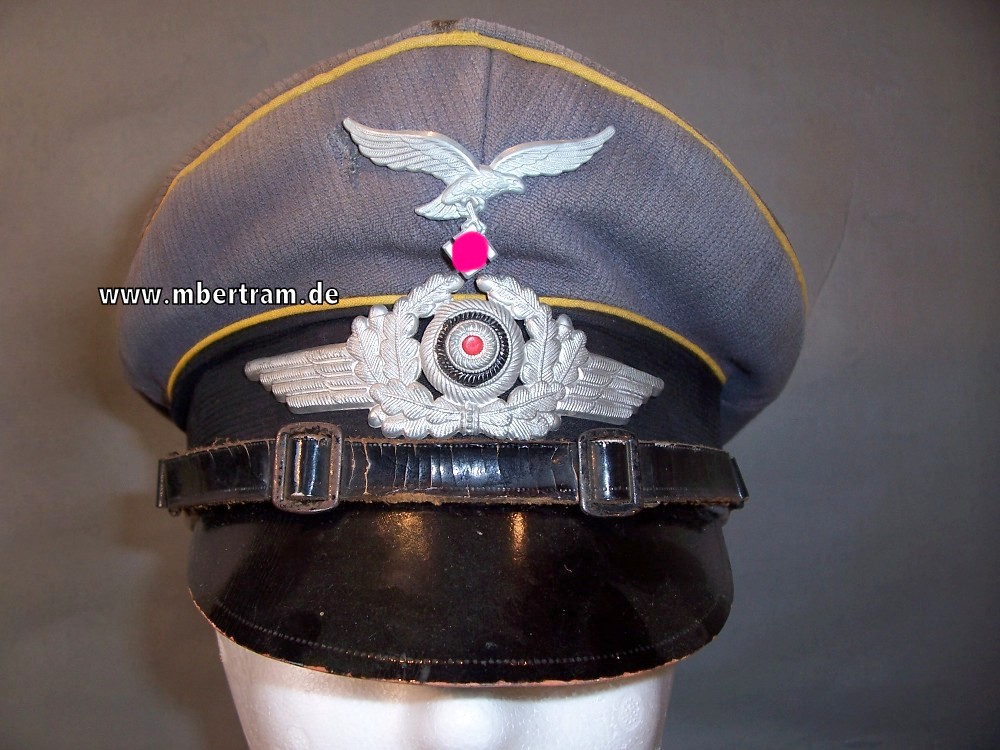 Luftwaffe Mannschaftsschirmmütze um 1945.  Interessante, seltene Variante.