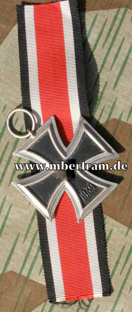 EISERNES KREUZ 1939 2. KLASSE AM BAND o. HERSTELLER