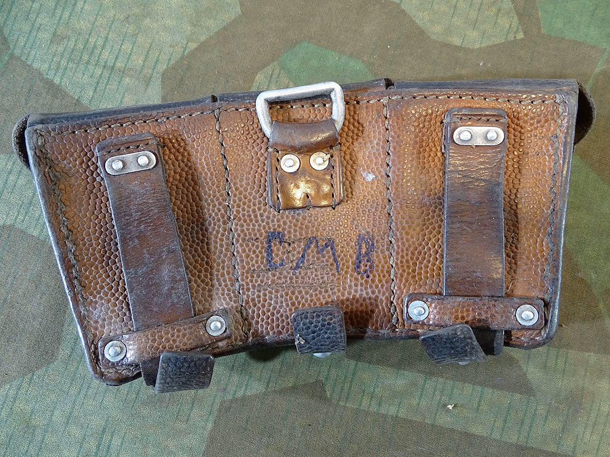 Frühe 3er Patronentasche für K 98, ungeschwärzte Rückseite