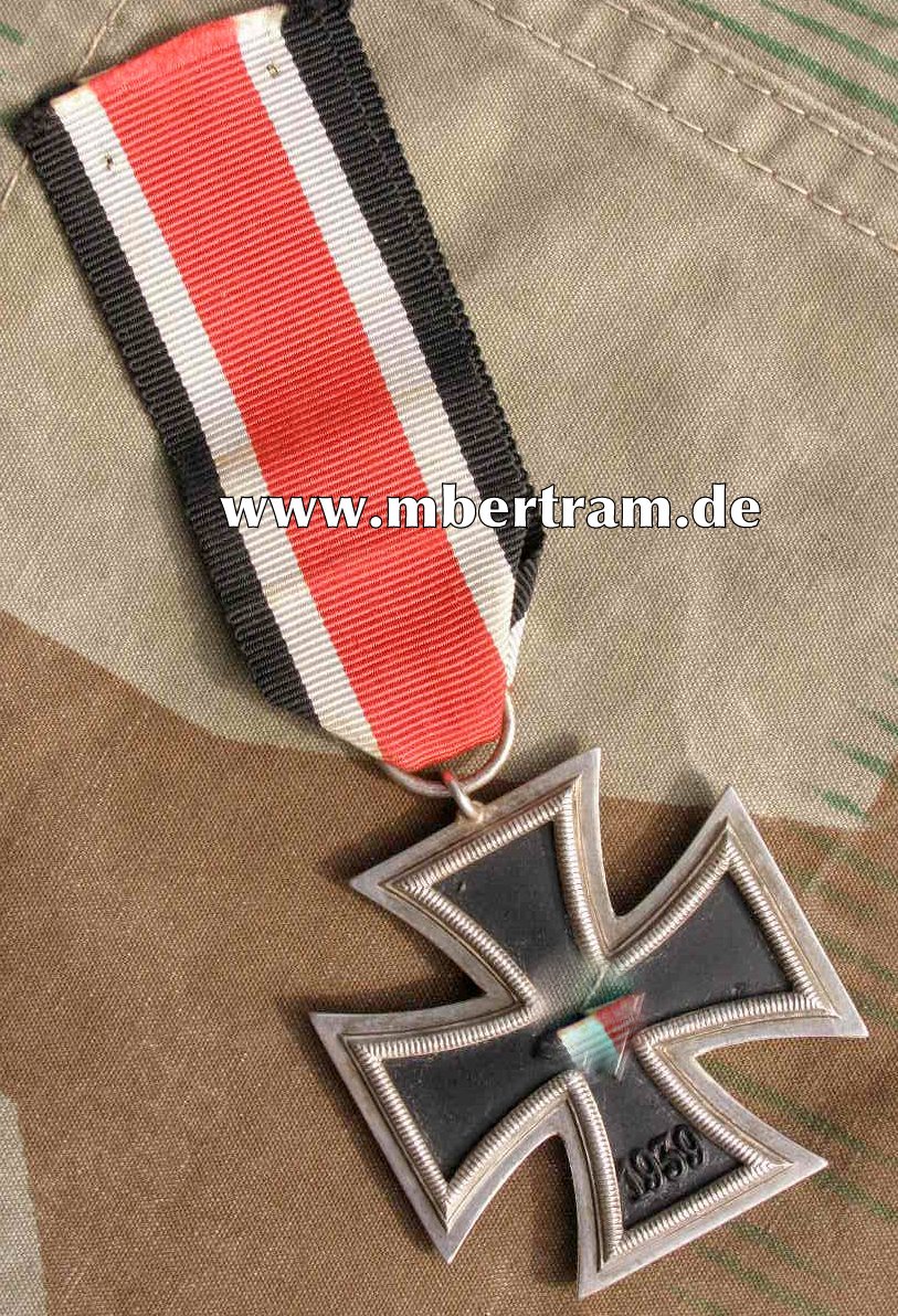 EISERNES KREUZ 1939 2. KLASSE AM BAND o. HERSTELLER