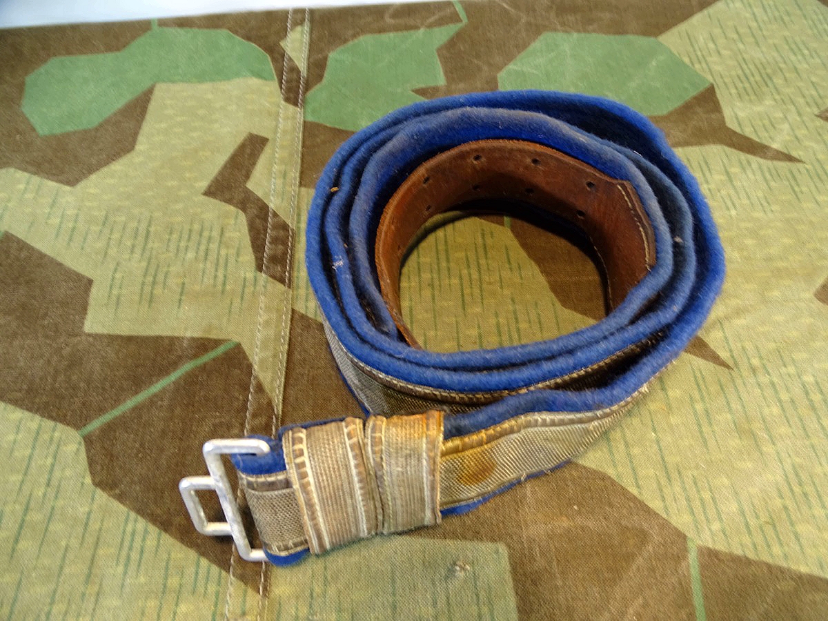 Uns unbekannte goldene Offiziers / Führer Feldbinde mit blauem Futter. Uns unbekannte goldene Offiziers / Führer Feldbinde mit blauem Futter.