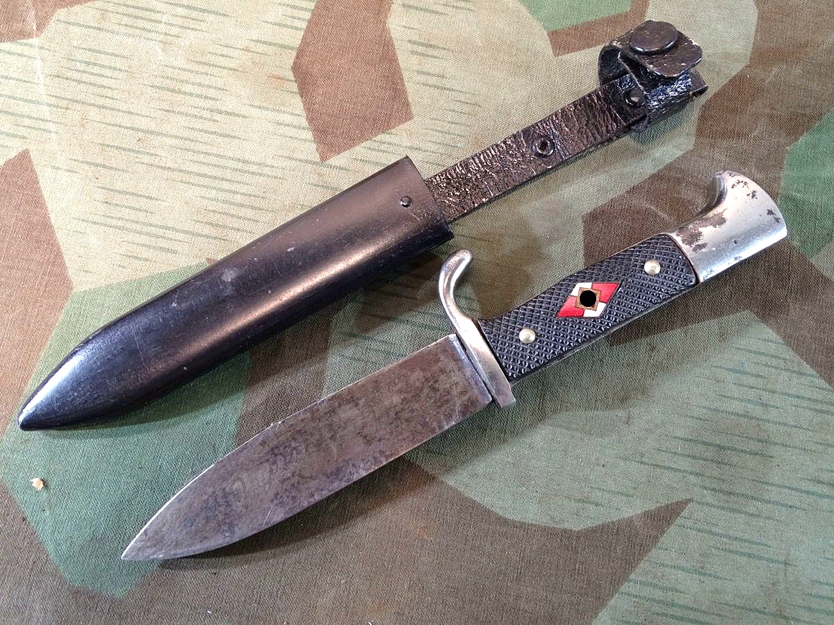 Früher HJ Dolch / Fahrtenmesser mit Devise "Blut und Ehre", Anton Wingen Solingen ges. gesch.  Früher HJ Dolch / Fahrtenmesser mit Devise "Blut und Ehre", Anton Wingen Solingen ges. gesch.
