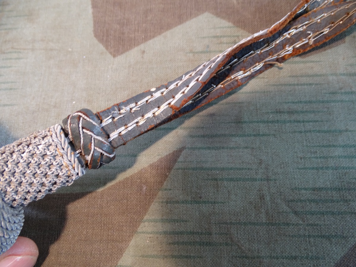 Wehrmacht Offiziers Portepee für Säbel 2 Metallfaden Durchzüge, getragen