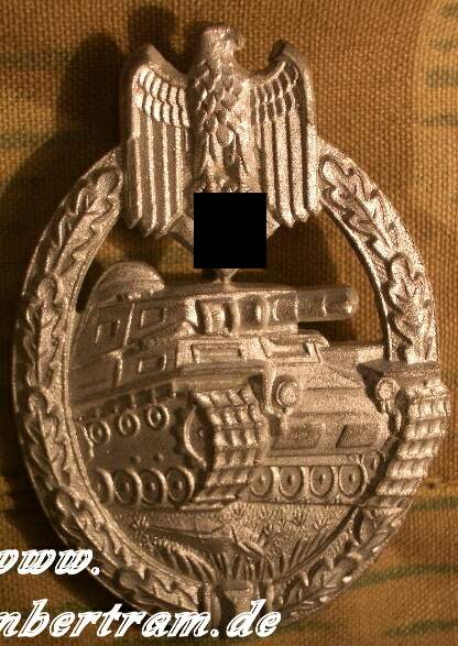 Panzerkampfabzeichen in Silber Feinzink versilbert, " FLL 43"