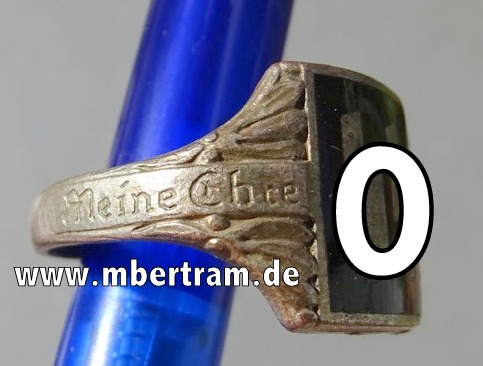 Replik: Waffen SS Fingerring, emailliert, versilbert.