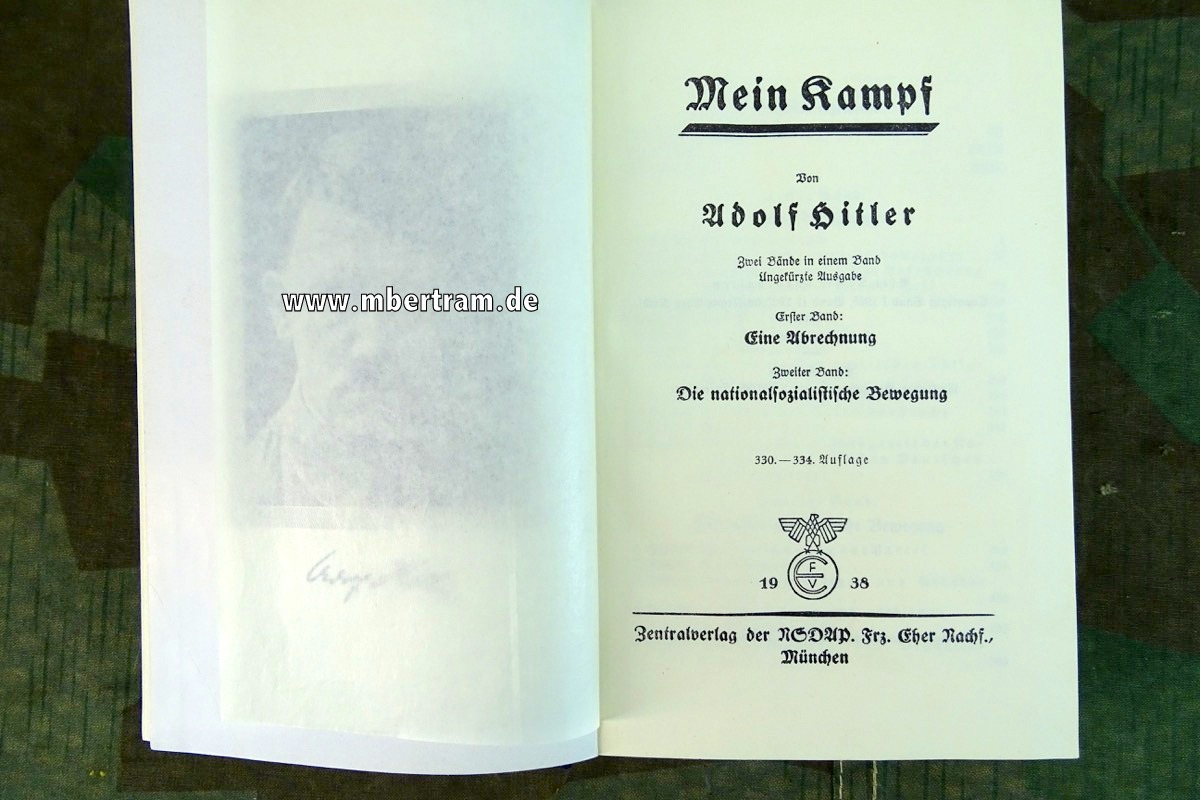 "Mein Kampf", Adolf Hitler, Ausgabe mit blauem Leineneinband 1938