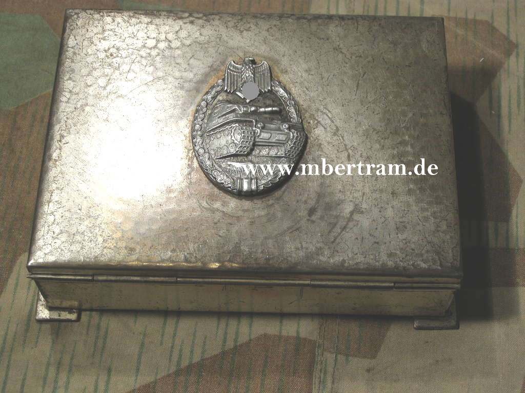 Geschenk Zigarrenkiste einer Panzer Abteilung, PzKpfAbz.