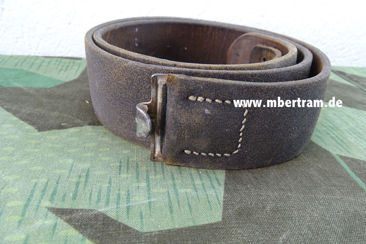 Wehrmacht Koppelriemen Mannschaften,  schwarzes Leder, Länge ca. 100 cm, "OLC"