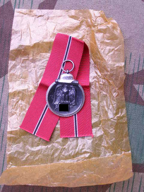 MEDAILLE WINTERSCHLACHT IM OSTEN 1941/42, Z. 1+