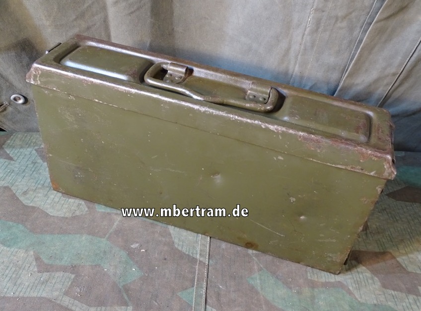 Patronenkasten 41 Herstellercode "bej", ( Fa. Buckau, Magdeburg) mittelgrün