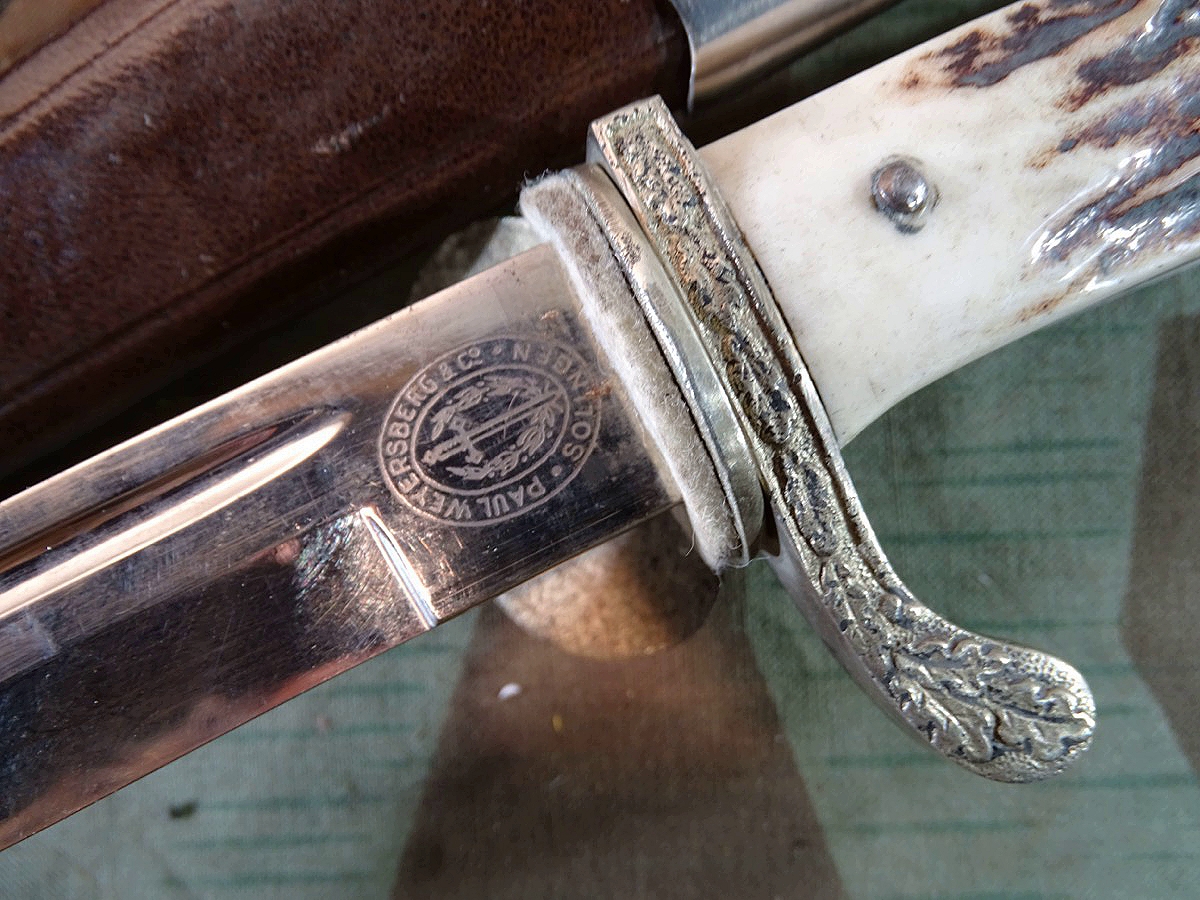 Polizei Extra Seitengewehr mit Klingenätzung Polizeischule Bonn 1937/38, Koppelschuh und Portepee. Polizei Extra Seitengewehr mit Klingenätzung Polizeischule Bonn 1937/38, Koppelschuh und Portepee.