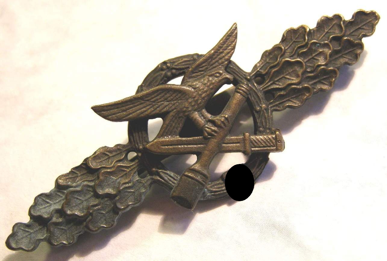 Replik: Luftwaffen Nahkampfspange