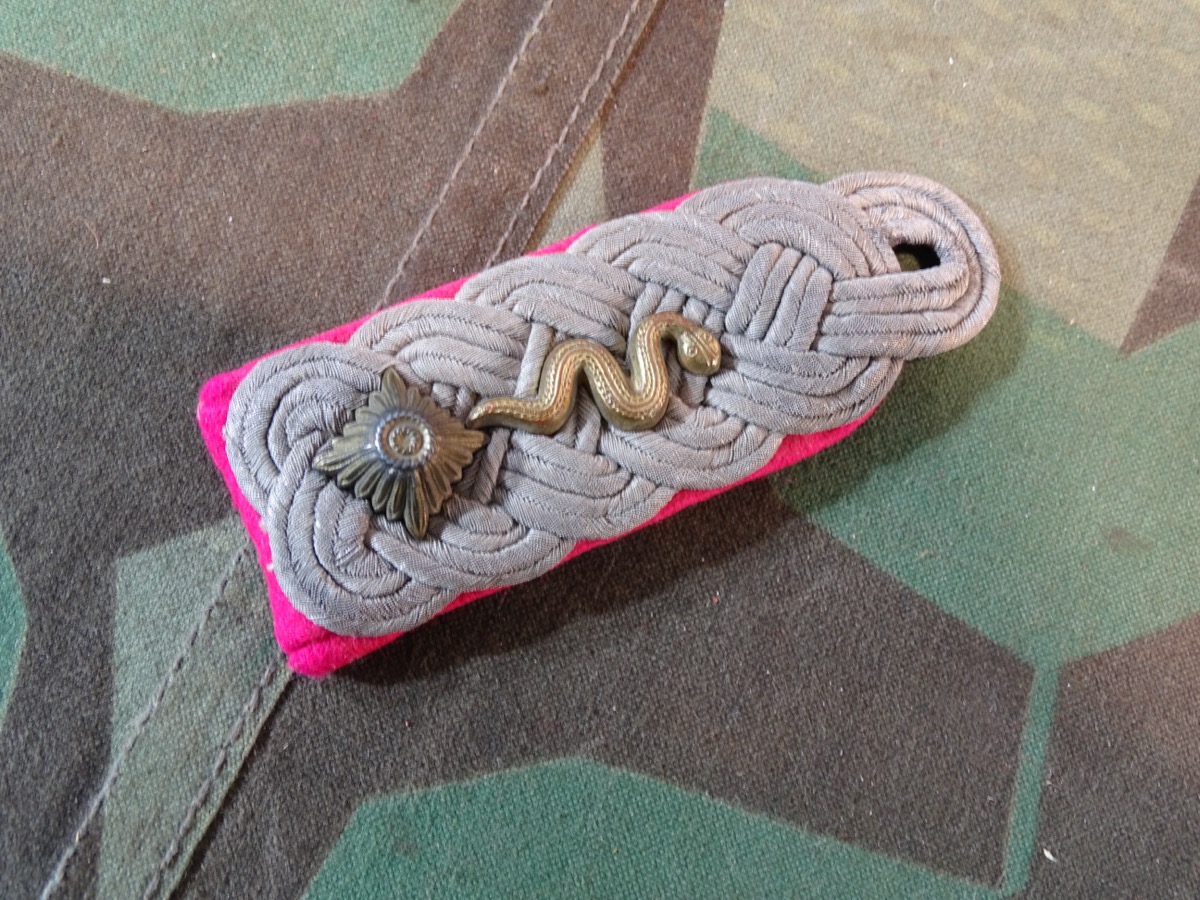 Schulterklappe Oberstleutnant Veterinär