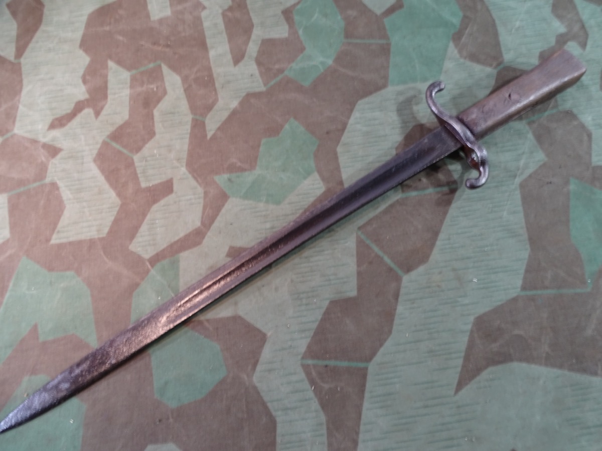 Seitengewehr 71, Griff ersetzt durch Holzgriff, Polizei Hilkfskräfte?, Freikorps ? Bürgerwehr ? Ohne Scheide