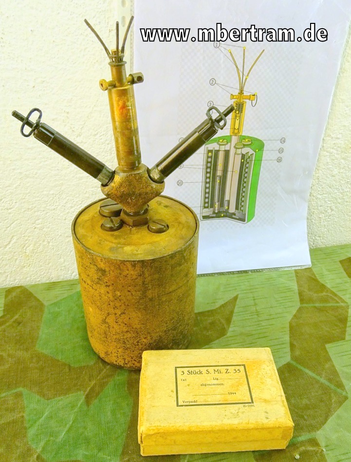 Schützenmine 35, top Zustand, ca. 95% Farbe sandgelb, 3 Zünder, Pappschachtel