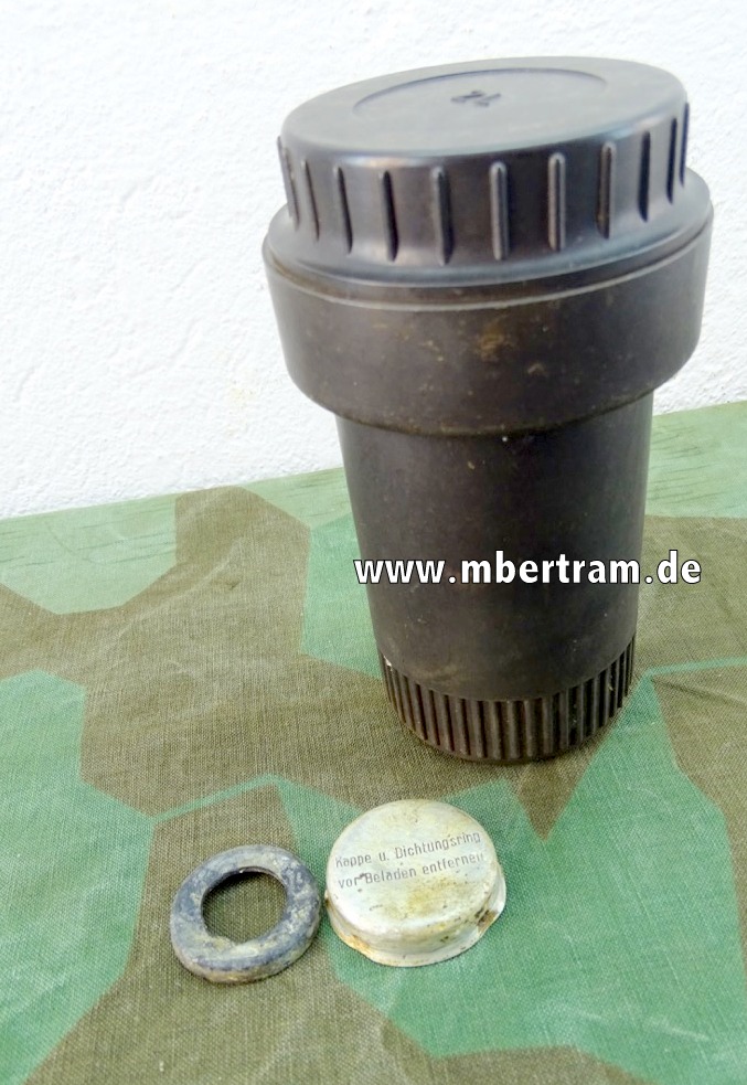 Bakelit Zünderdose 2 L  für  Luftwaffen Bombenzünder