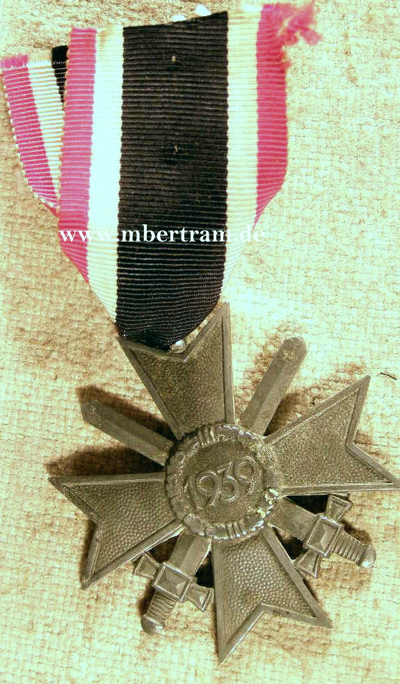 KvK 2. Kl.1939 m. Schwertern , Feinzink,m. Band. Ohne Hst.
