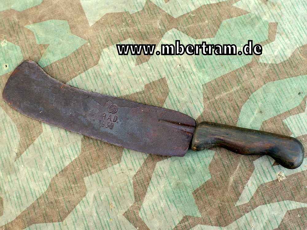 Ein Haumesser (Hippe, Gertel) des Reichsarbeitsdienstes
