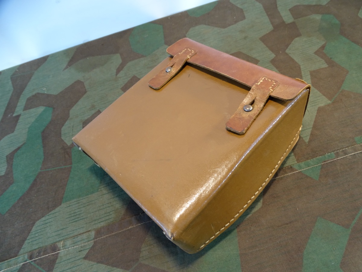 Braune Rot Kreuz Umhänge Ledertasche DRK Sanitätslager Babelsberg 65